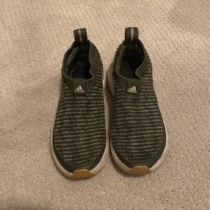 Adidas size 4 slip on shoe